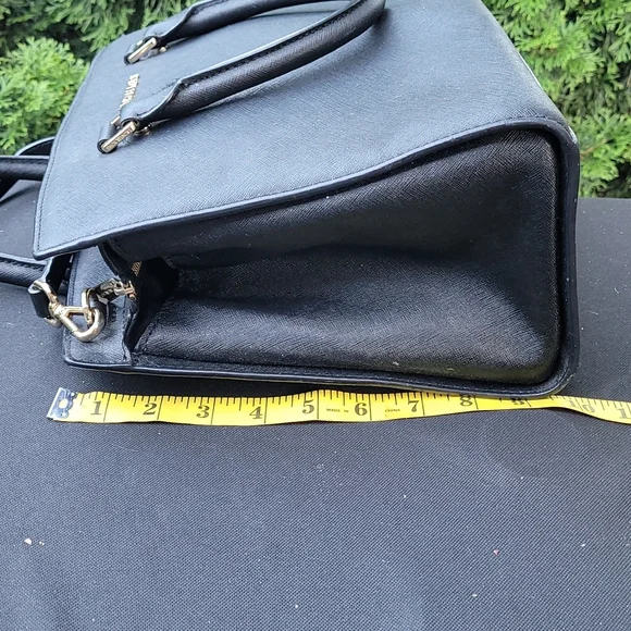 Michael Kors Hope Messenger Large Black Gold Purse